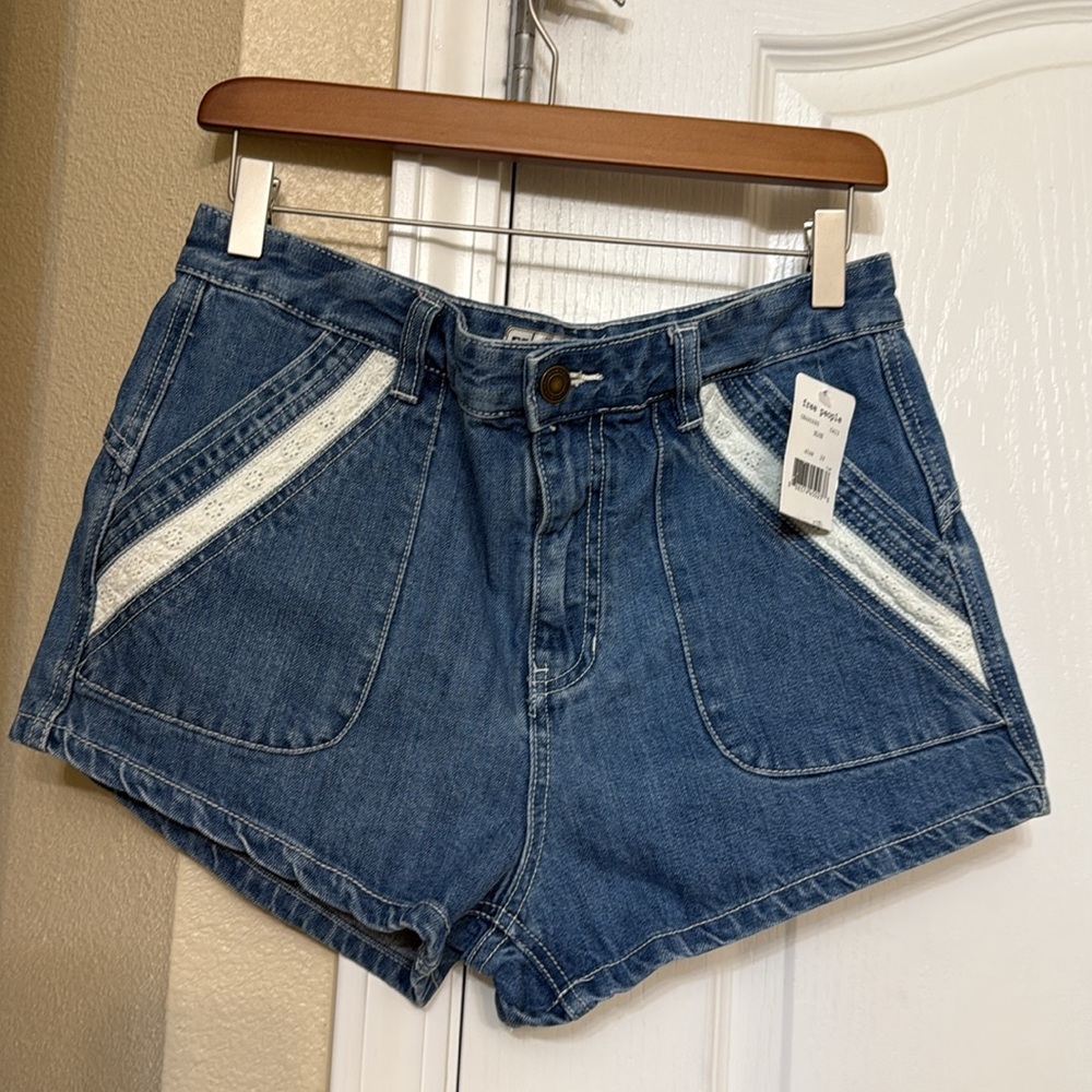 Free people 🌹🌹🌹Blue Denim Women's Shorts - Picture 10 of 14
